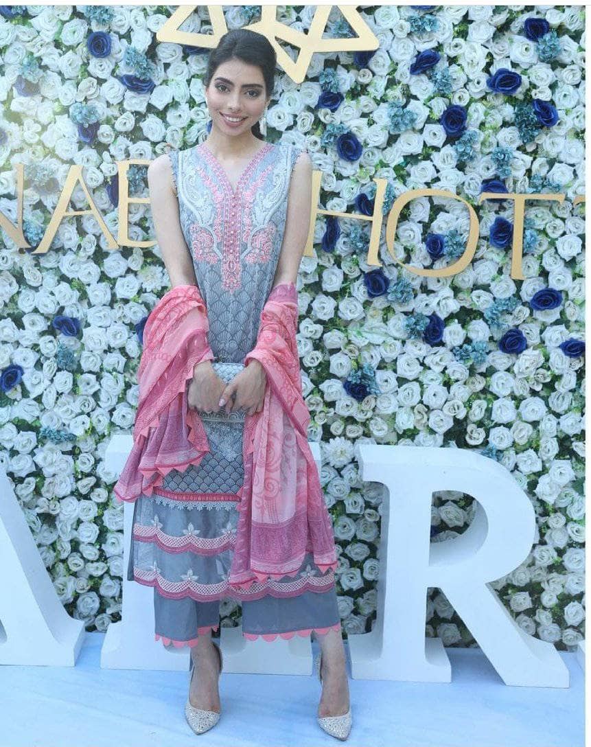 img_tahra_zainab_chottani_lawn_2021_awwal_boutique