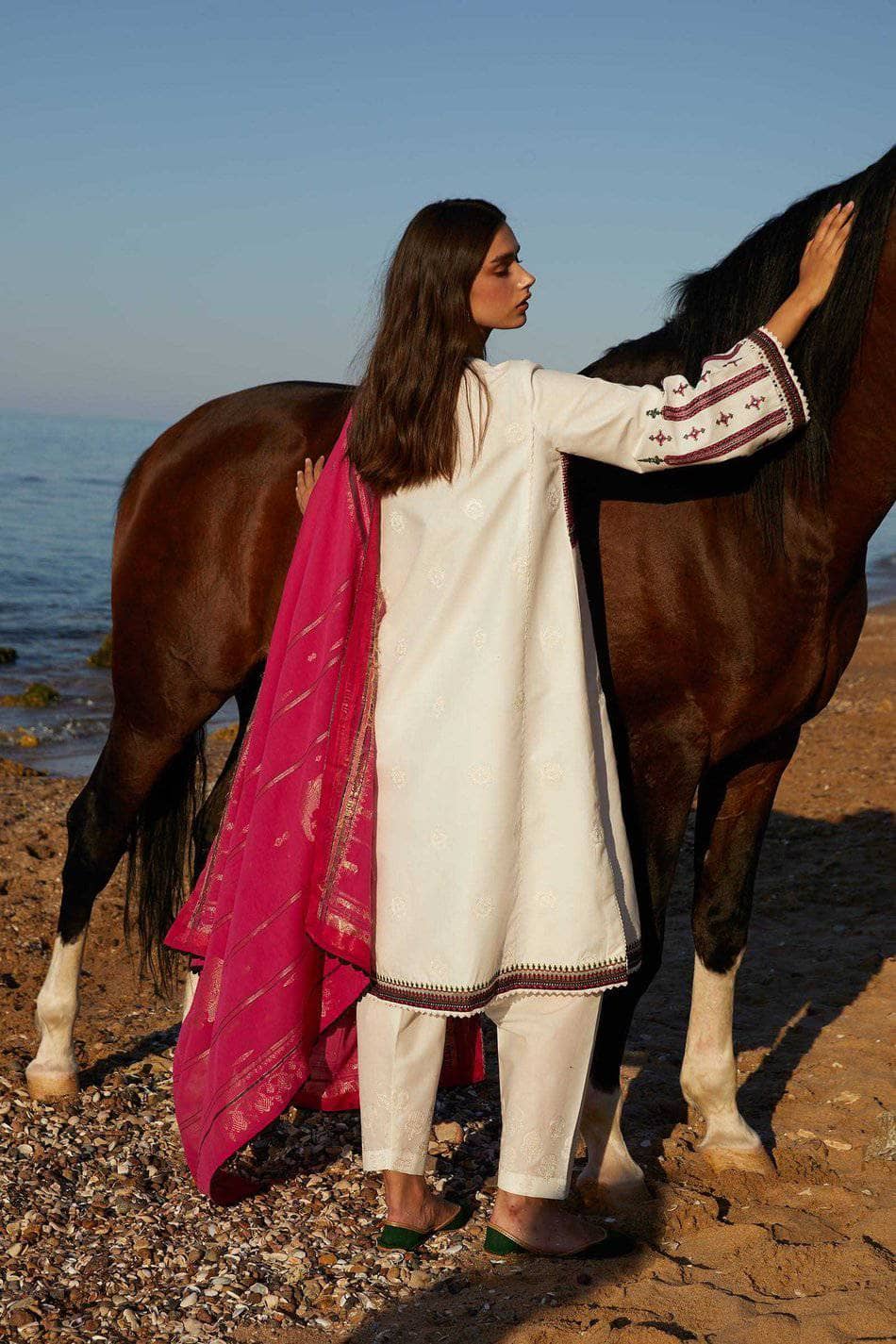 img_zara_shahjahan_coco_lawn_2021_awwal_boutique