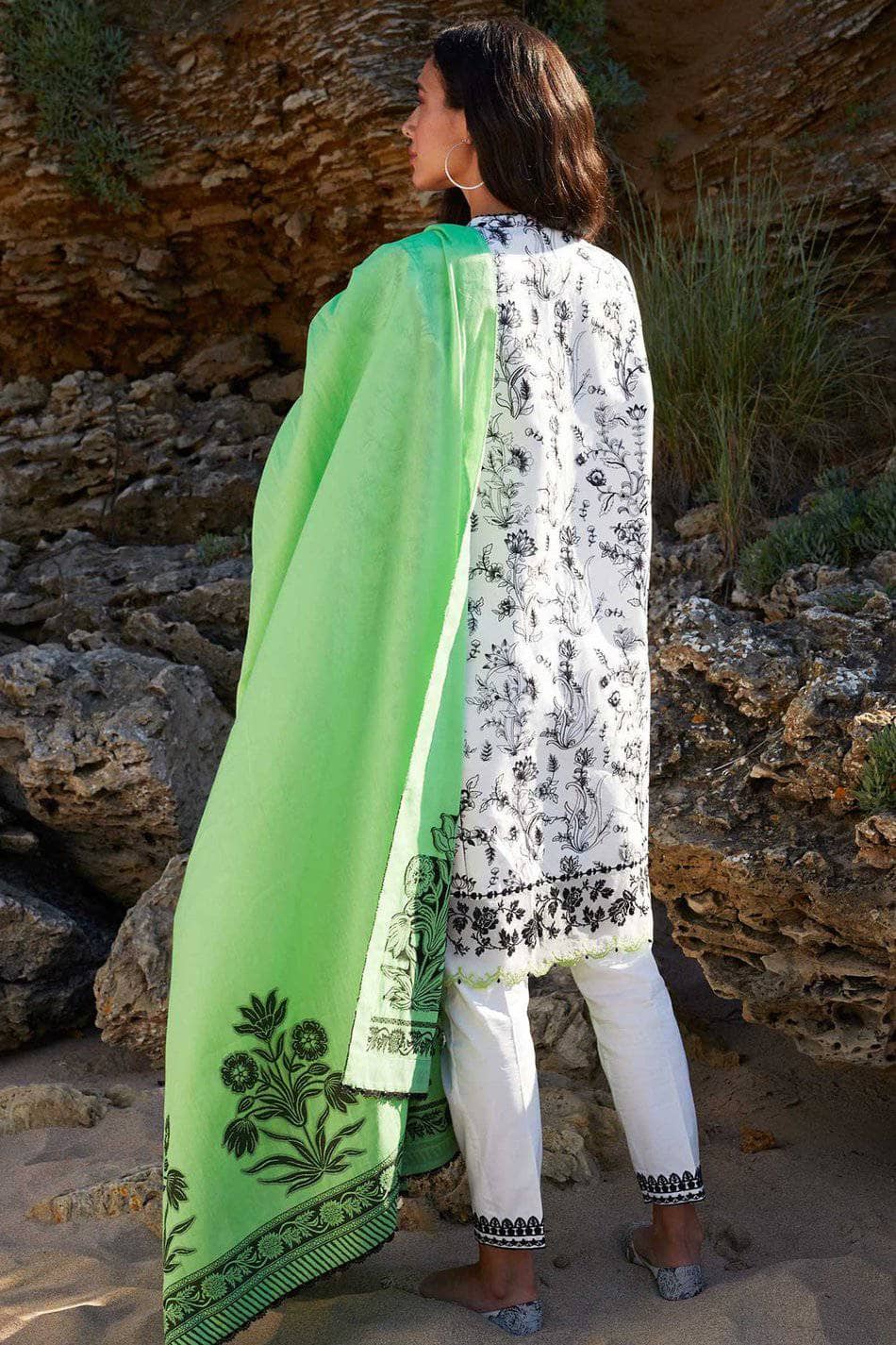 img_coco_lawn_by_zara_shahjahan_2021_awwal_boutique_10B