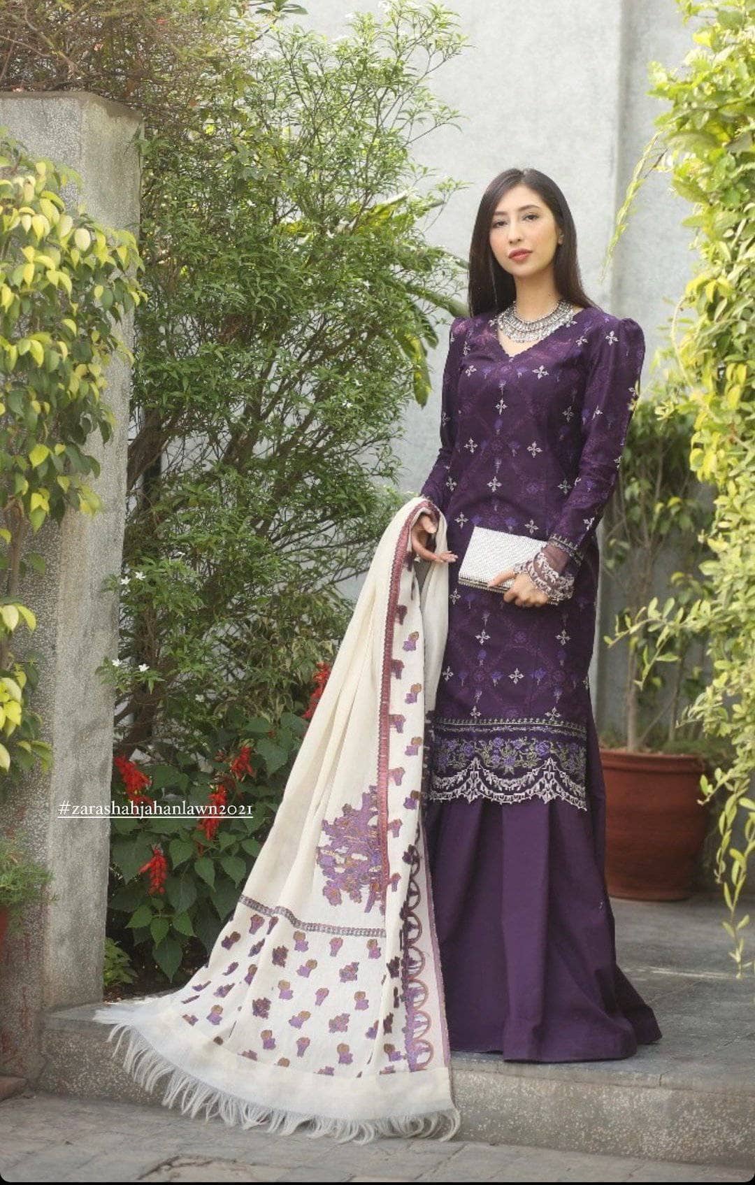 img_spotted_in_zara_shahjahan_lawn_2021_awwal_boutique
