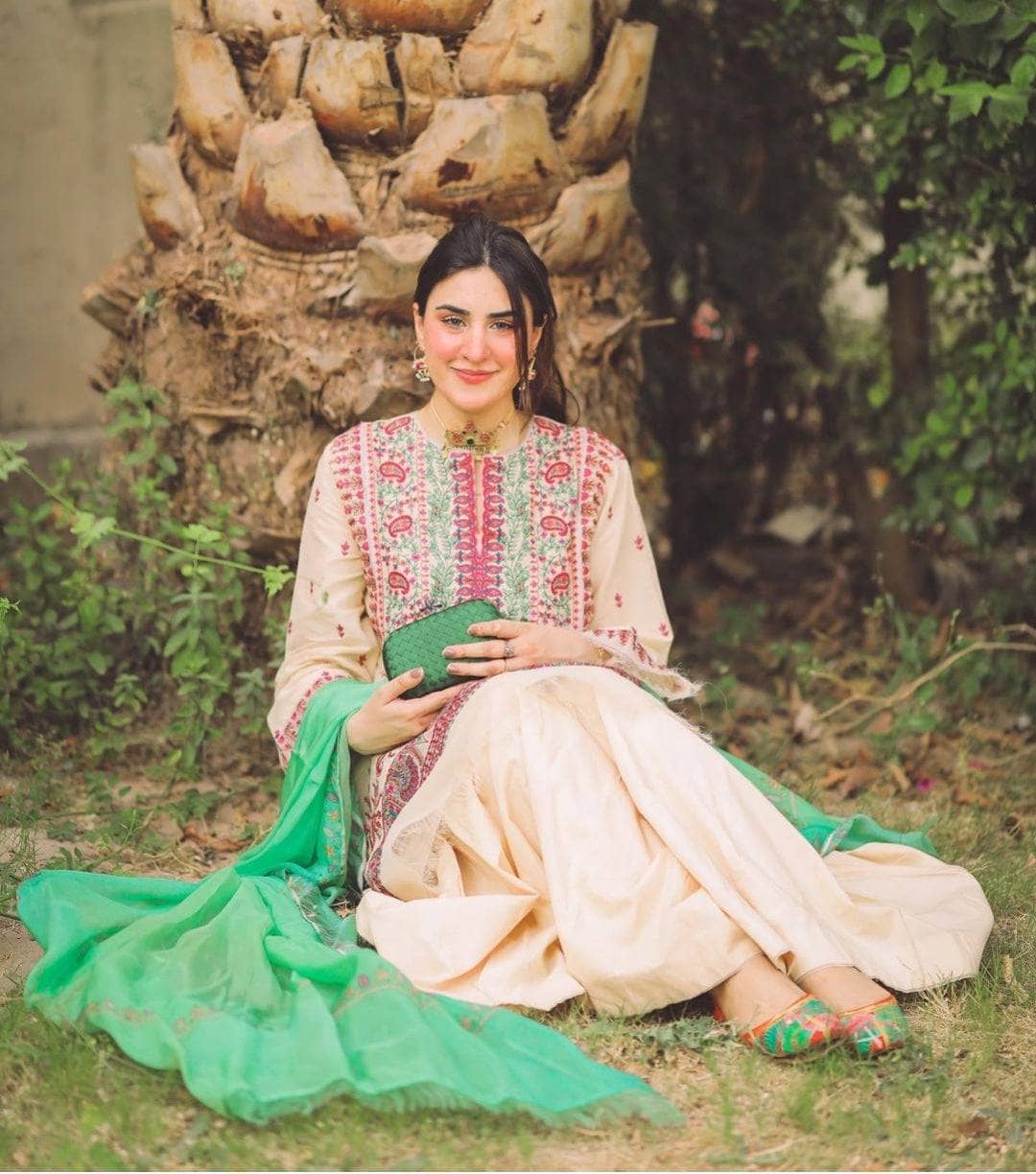 Img_zara_shahjahan_lawn_22_awwal_boutique