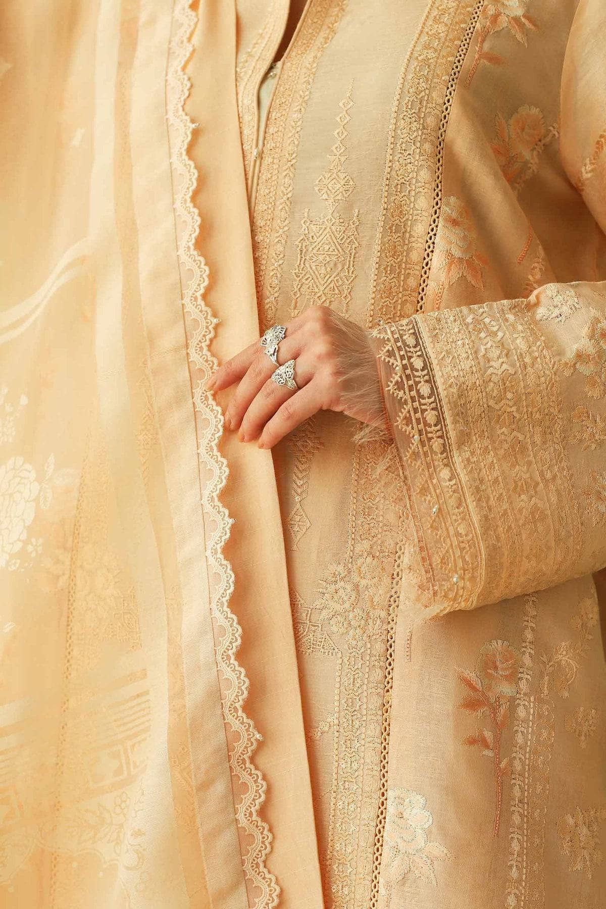 Img_zara_shahjahan_lawn_23_awwal_boutique