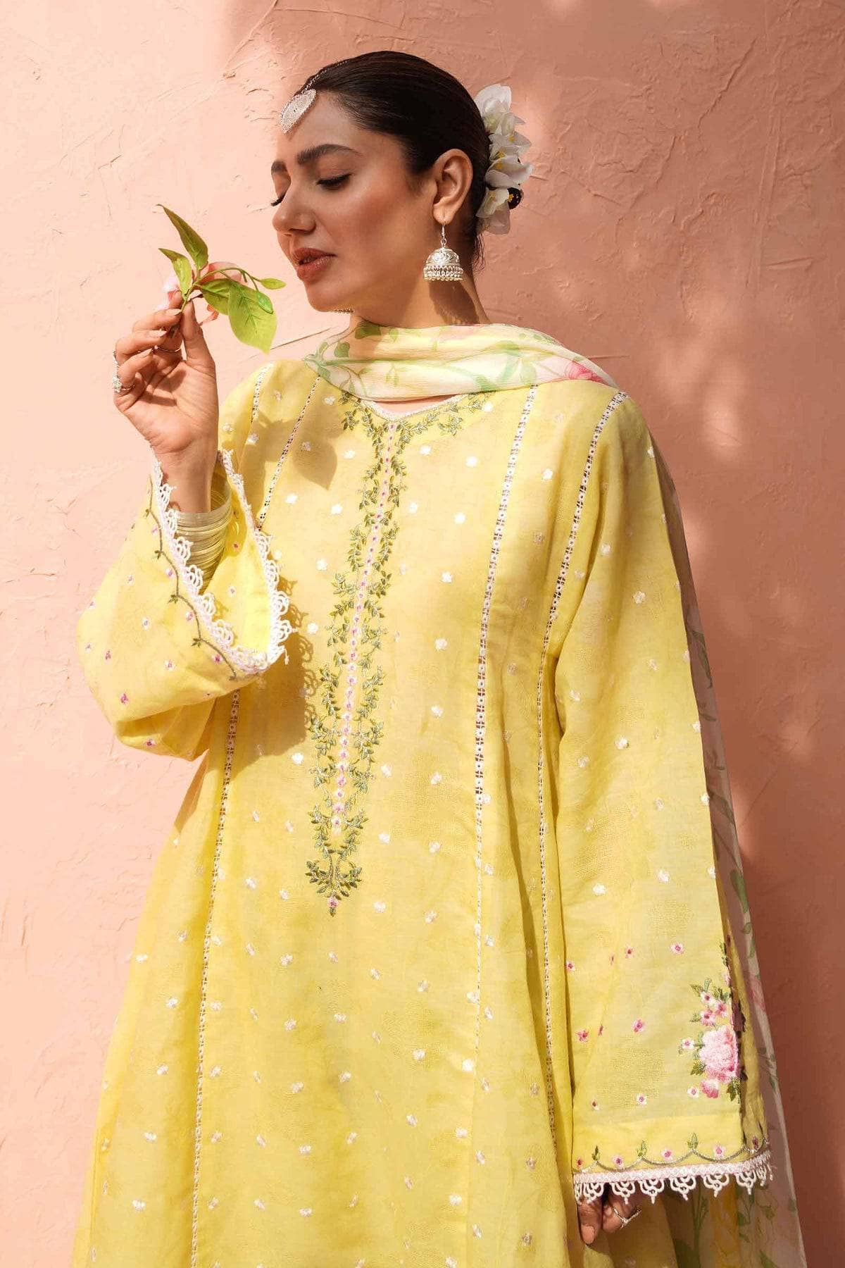 Img_zara_shahjahan_lawn_23_awwal_boutique