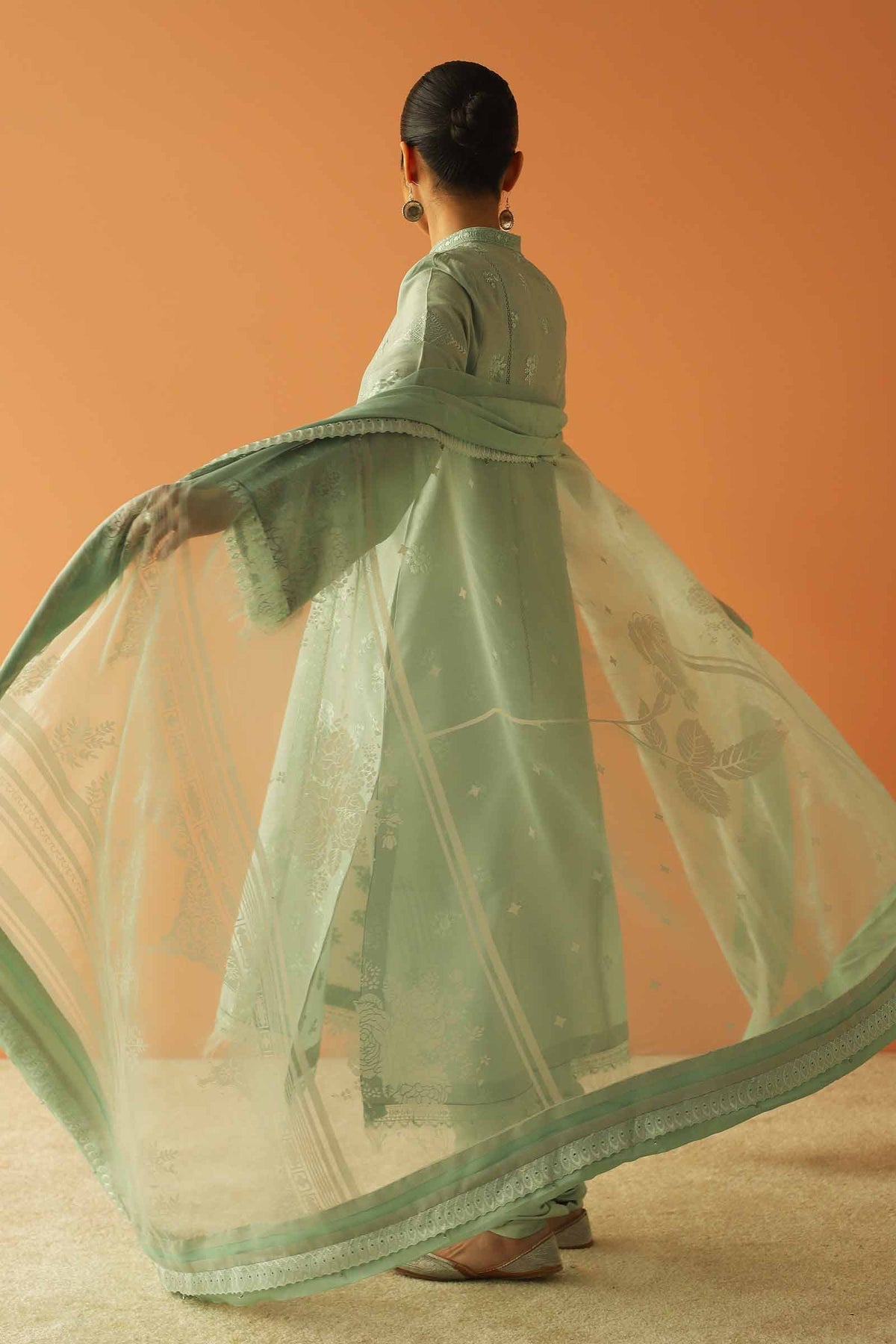 img_zara_shahjahan_lawn_23_awwal_boutique