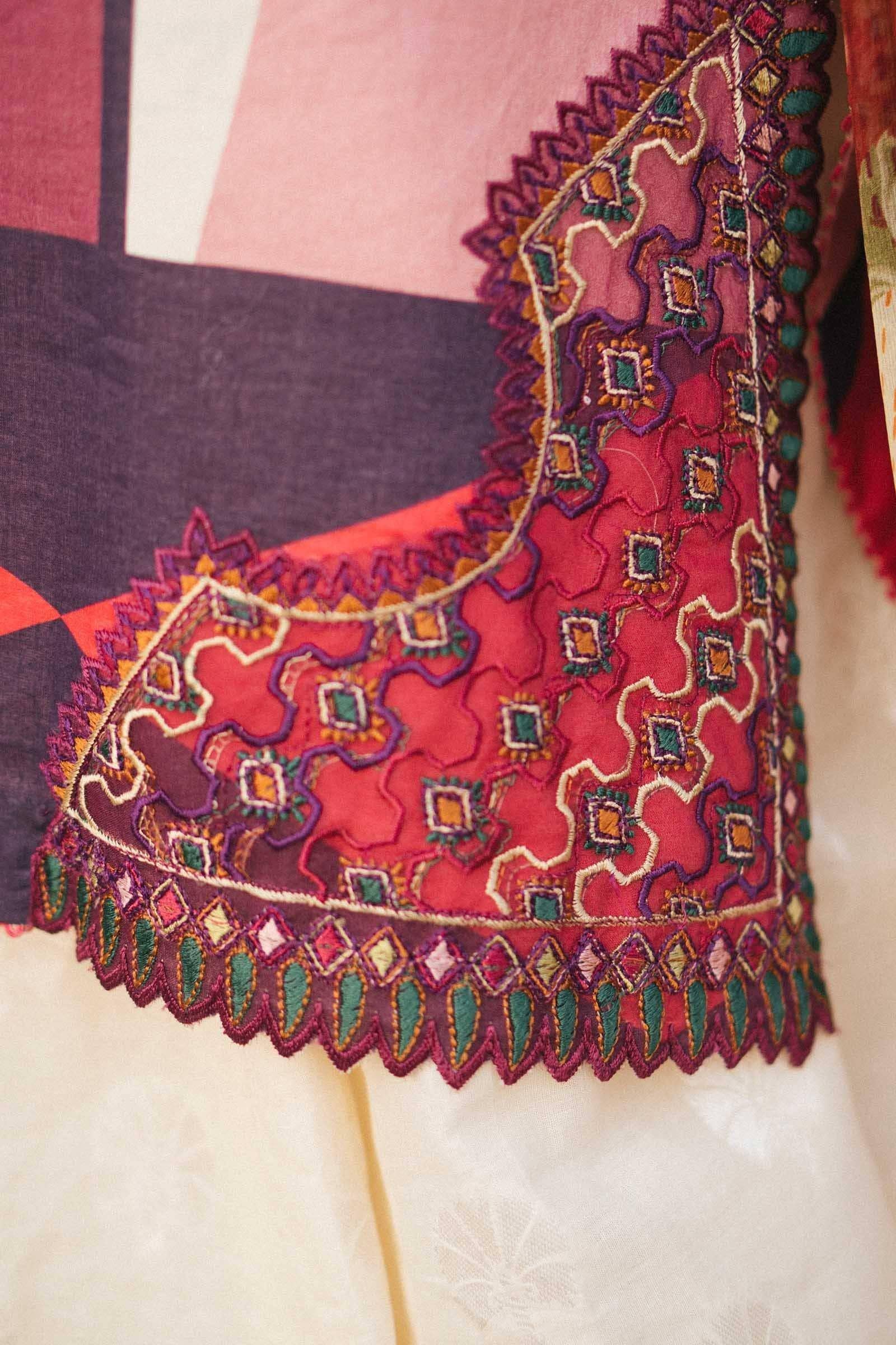 img_zara_shahjahan_lawn_garden_of_love_2020_awwal_boutique