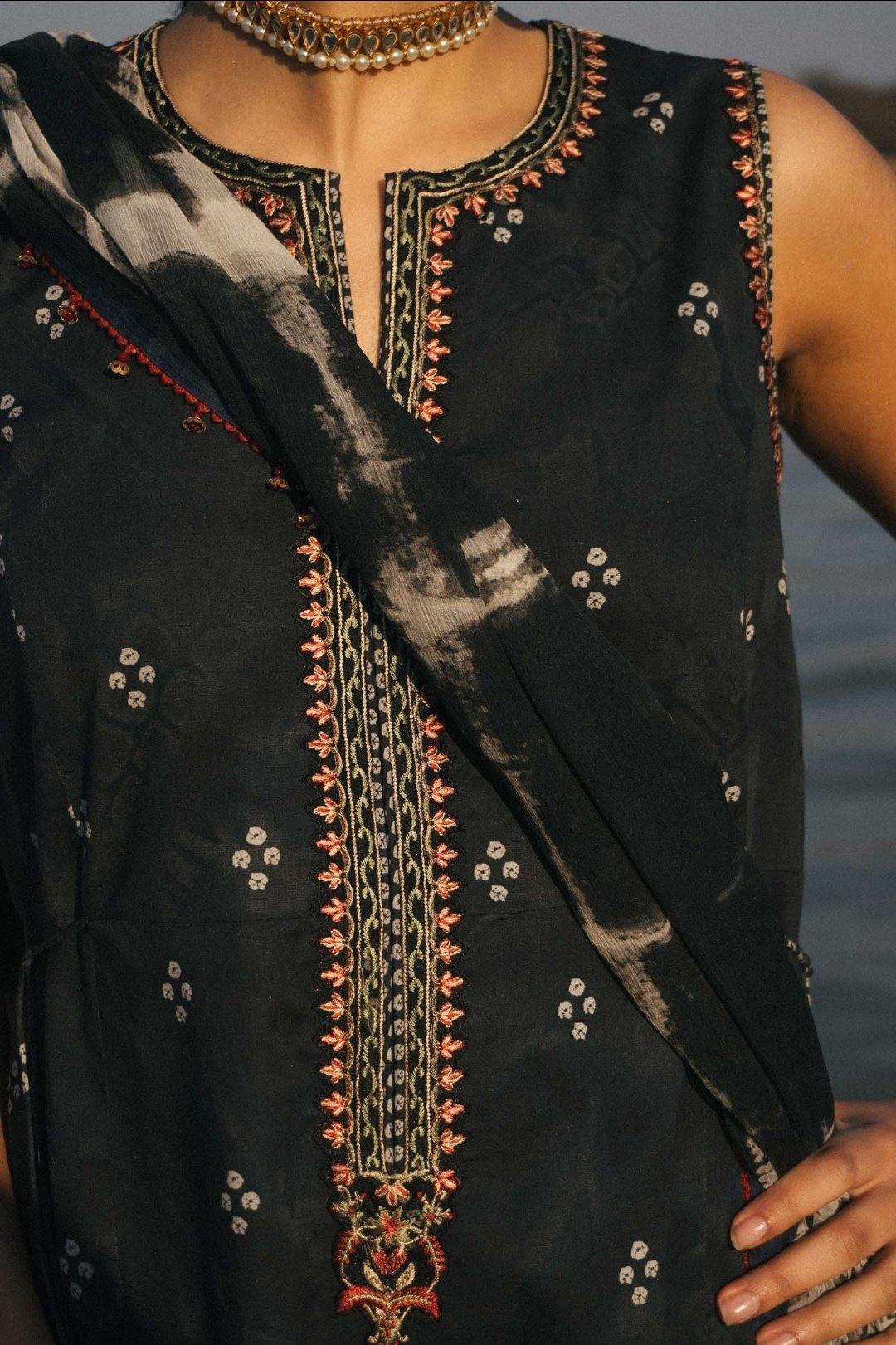 img_zara_shahjahan_lawn_garden_of_love_2020_awwal_boutique