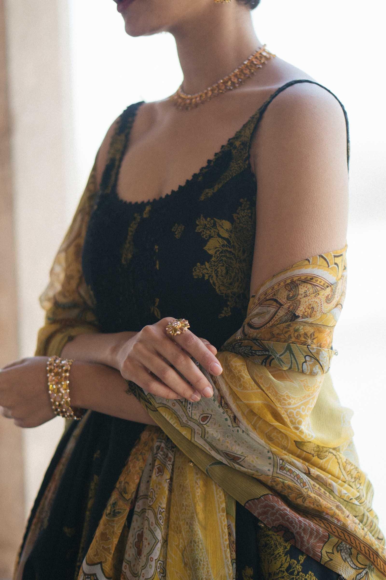 img_zara_shahjahan_lawn_garden_of_love_2020_awwal_boutique