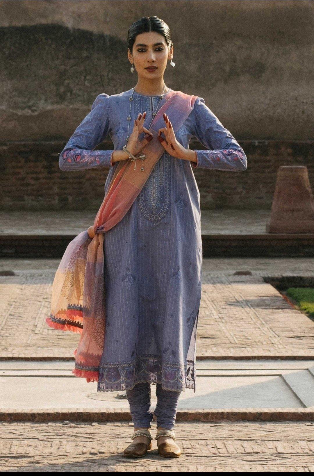 img_zara_shahjahan_lawn_garden_of_love_2020_awwal_boutique