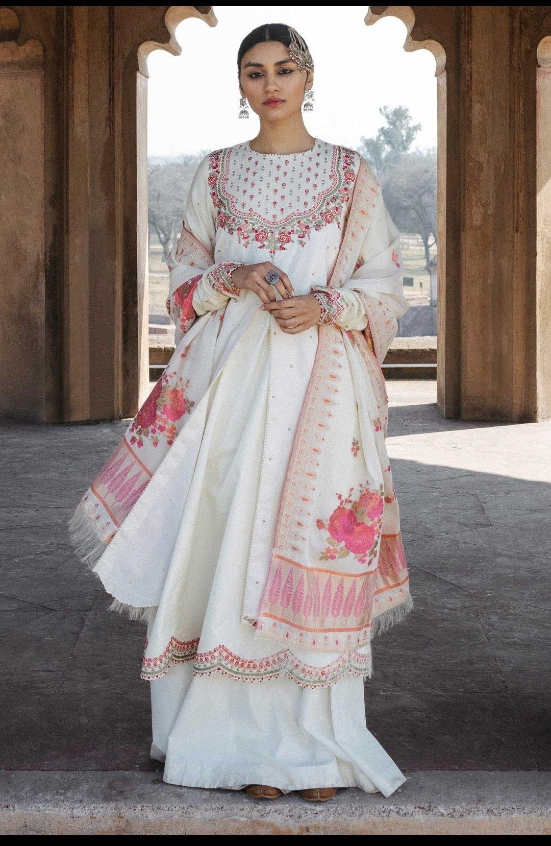 img_zara_shahjahan_lawn_garden_of_love_2020_awwal_boutique