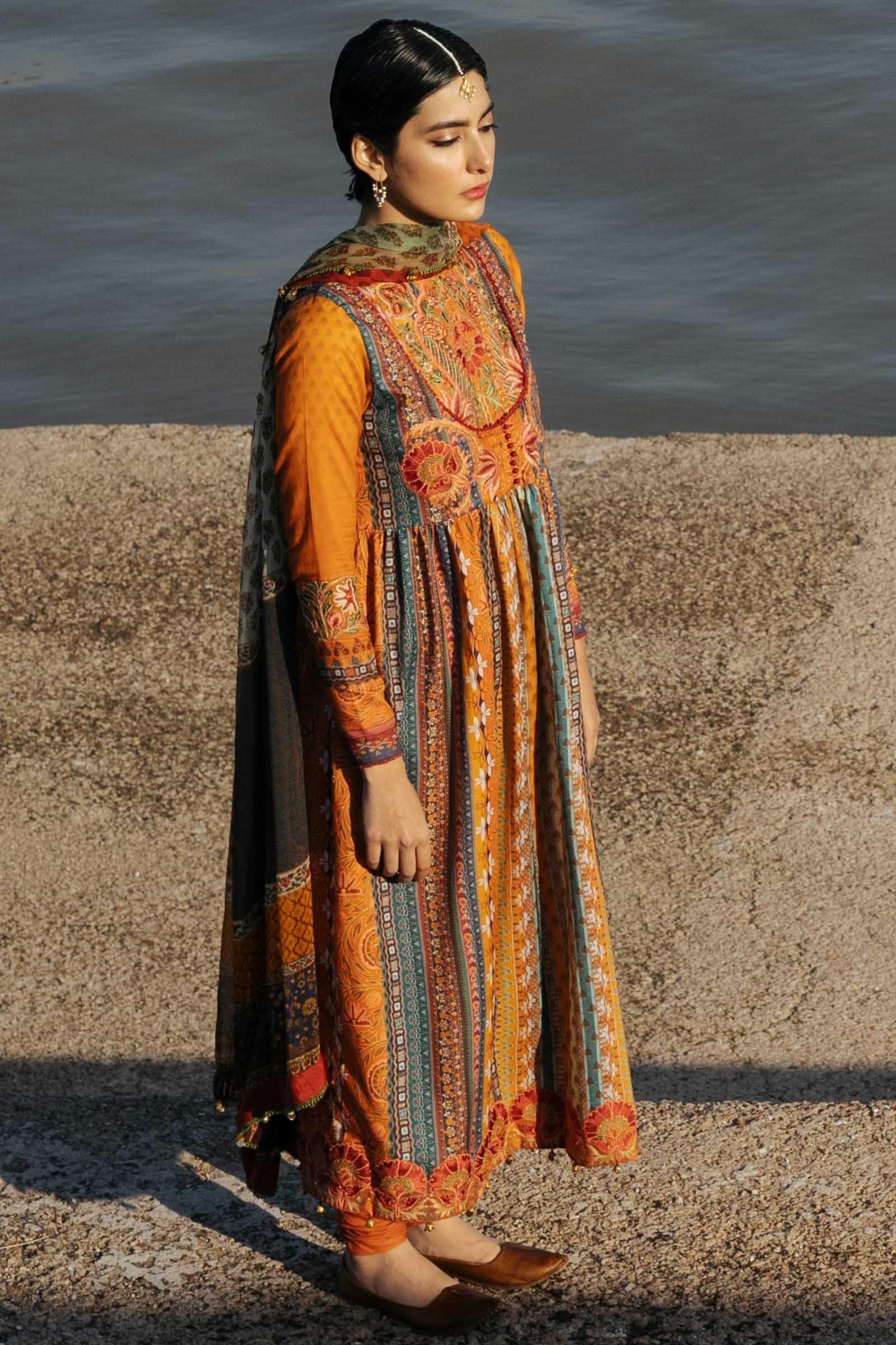img_zara_shahjahan_lawn_garden_of_love_2020_awwal_boutique