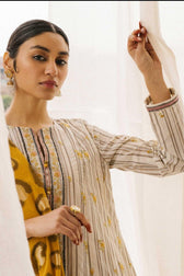 img_zara_shahjahan_lawn_garden_of_love_2020_awwal_boutique