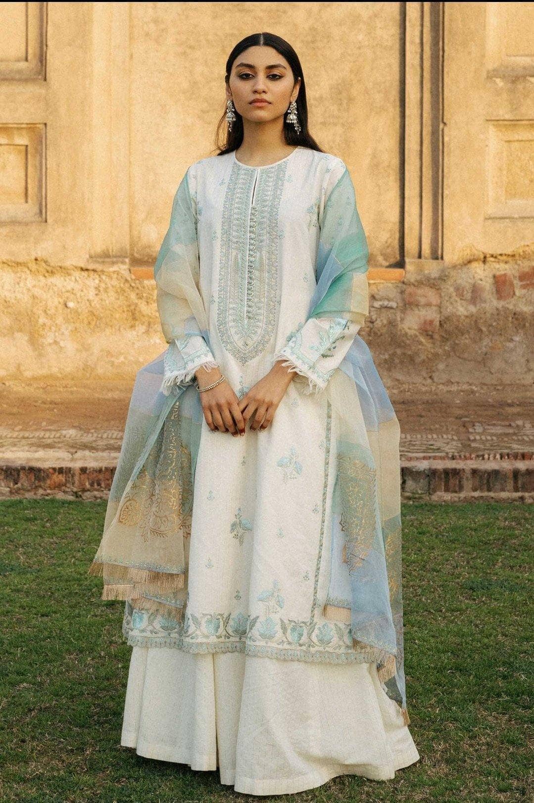 img_zara_shahjahan_lawn_garden_of_love_2020_awwal_boutique