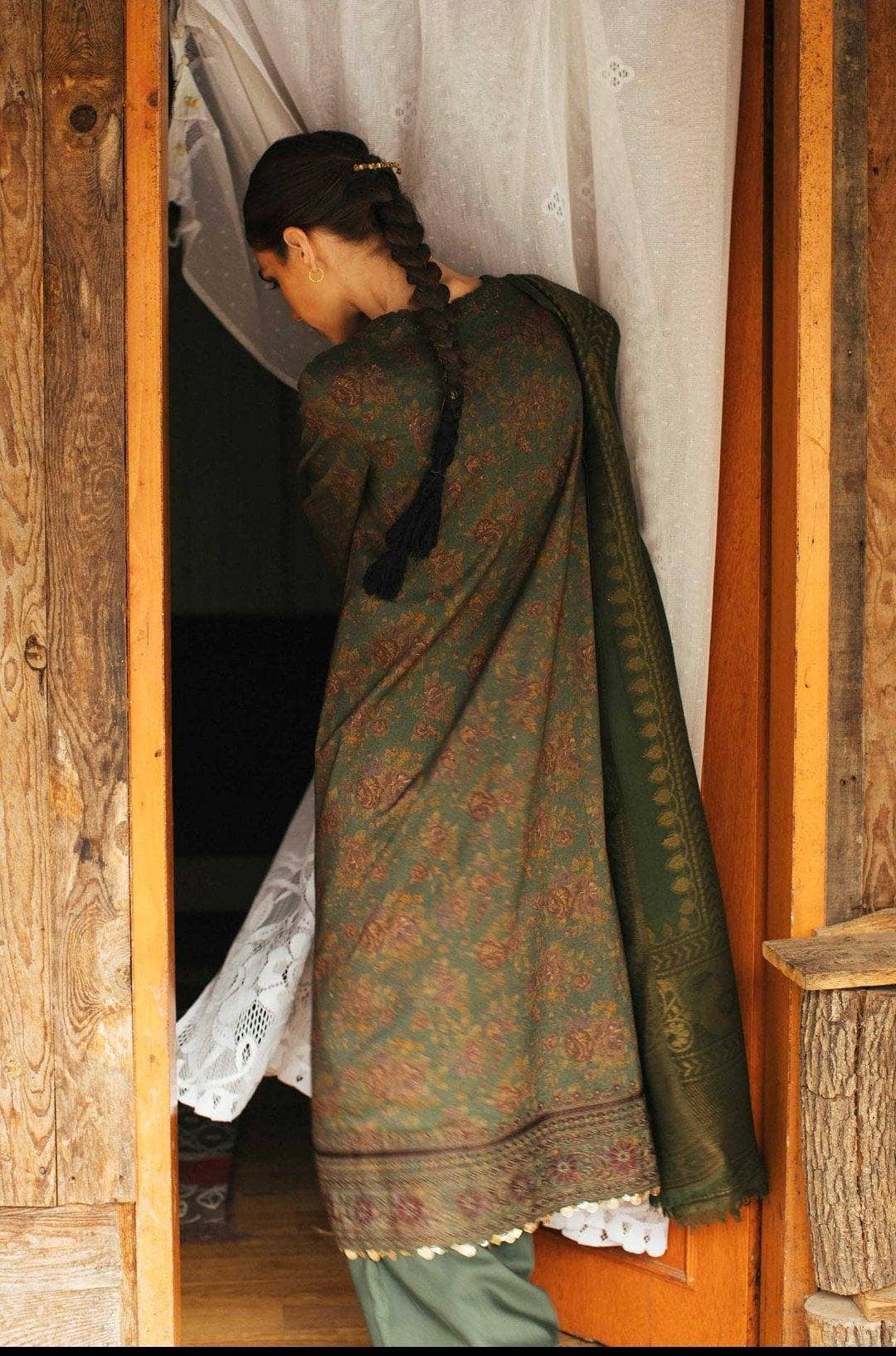 img_zara_shahjahan_winter_shawl_collection_awwal_boutique