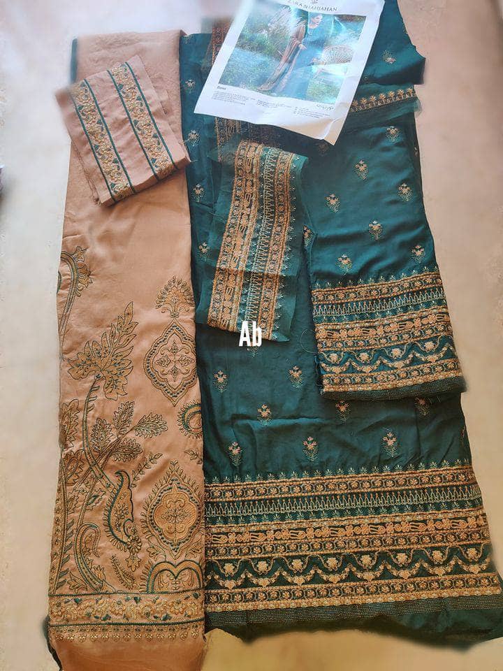 img_open_pic_zara_shahjahan_winter_21_awwal_boutique