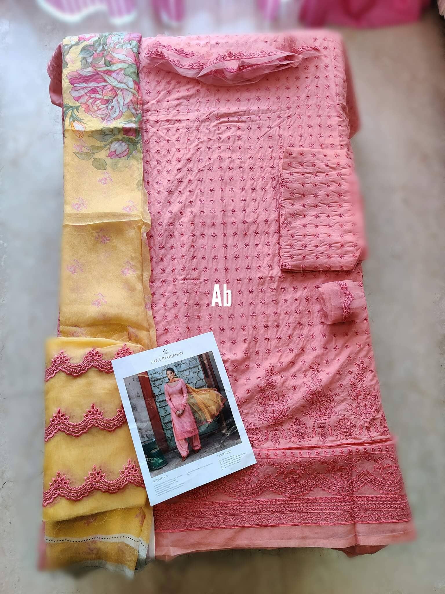 img_spotted_in_zara_shahjahan_lawn_2021_awwal_boutique