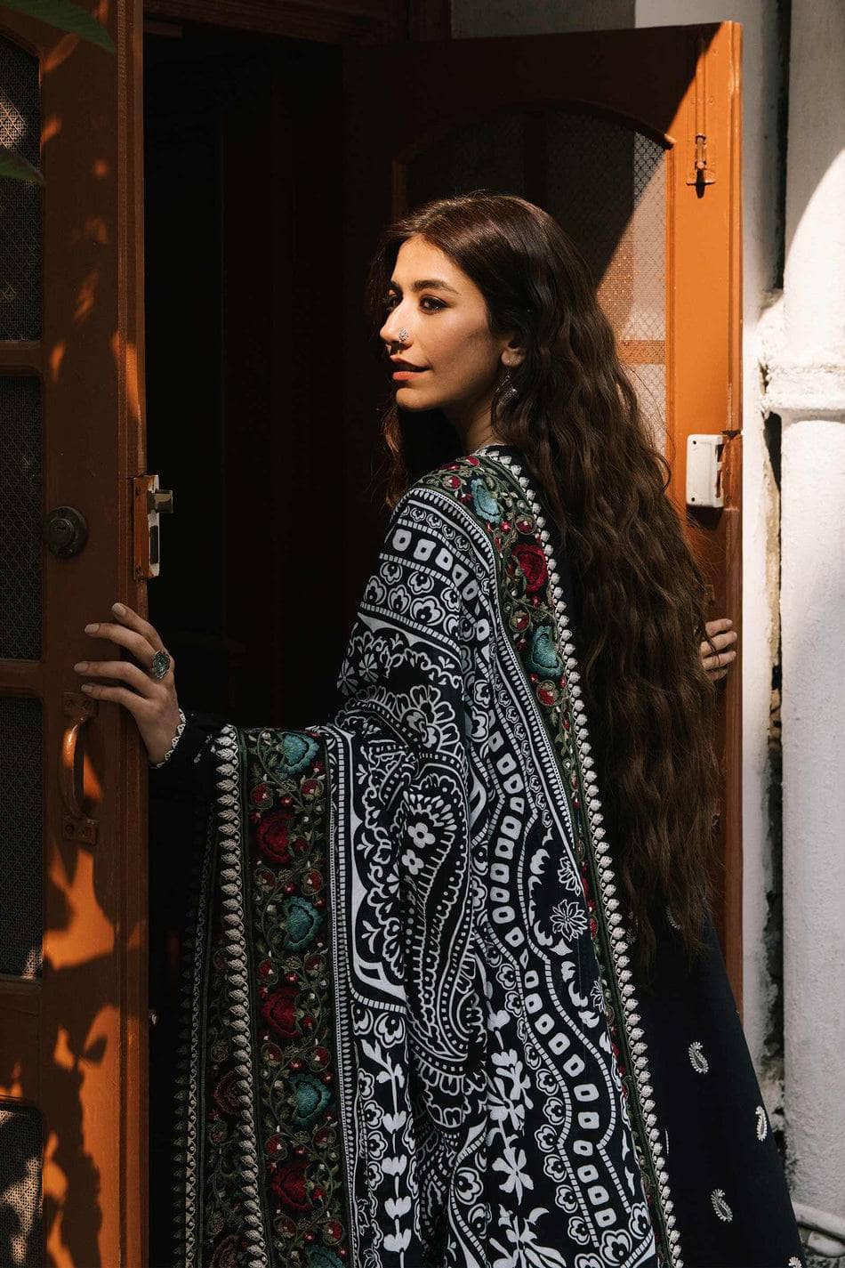 Img_zara_shahjahan_lawn_22_awwal_boutique