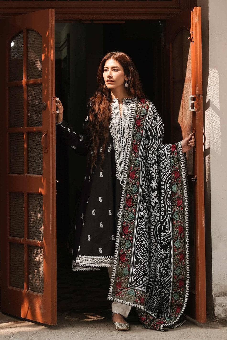 Img_zara_shahjahan_lawn_22_awwal_boutique