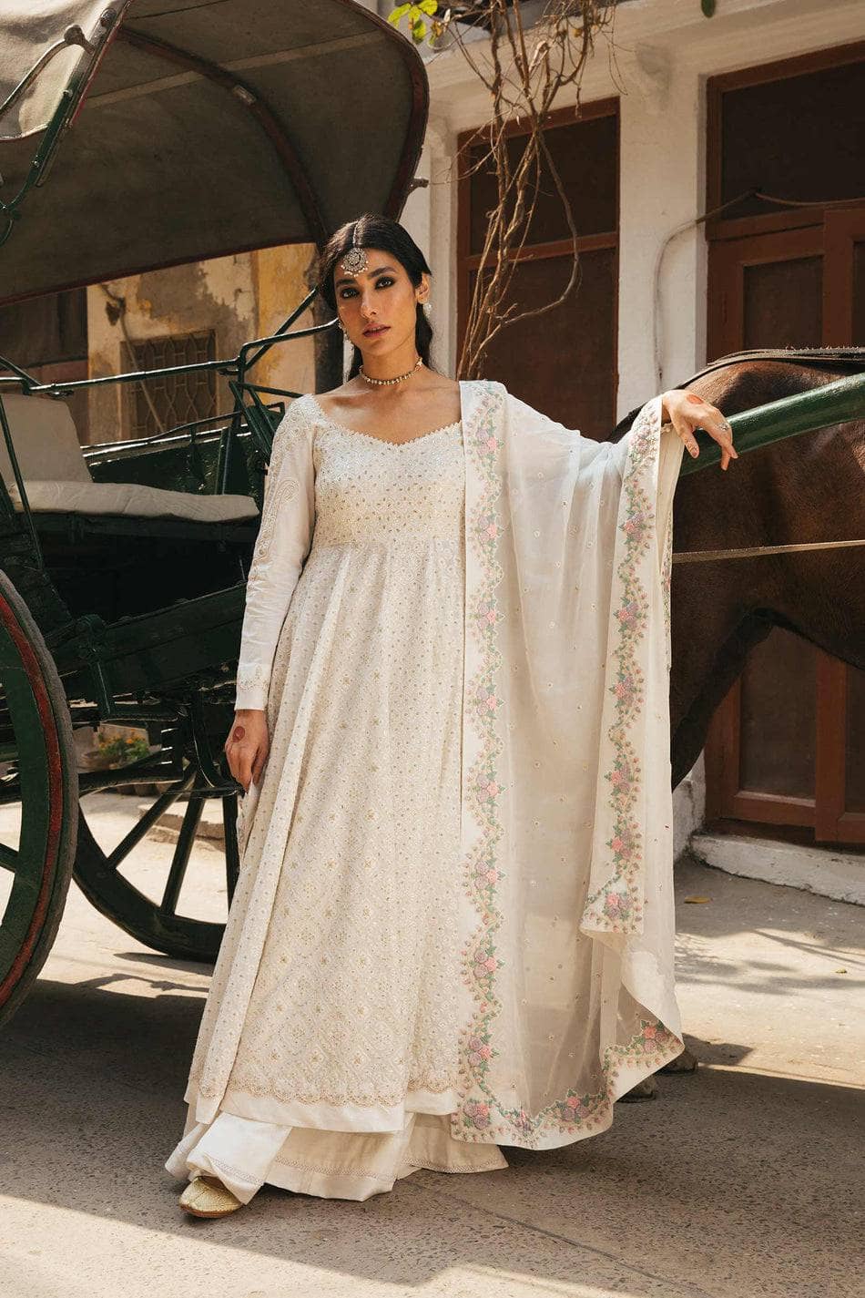 Img_zara_shahjahan_lawn_22_awwal_boutique