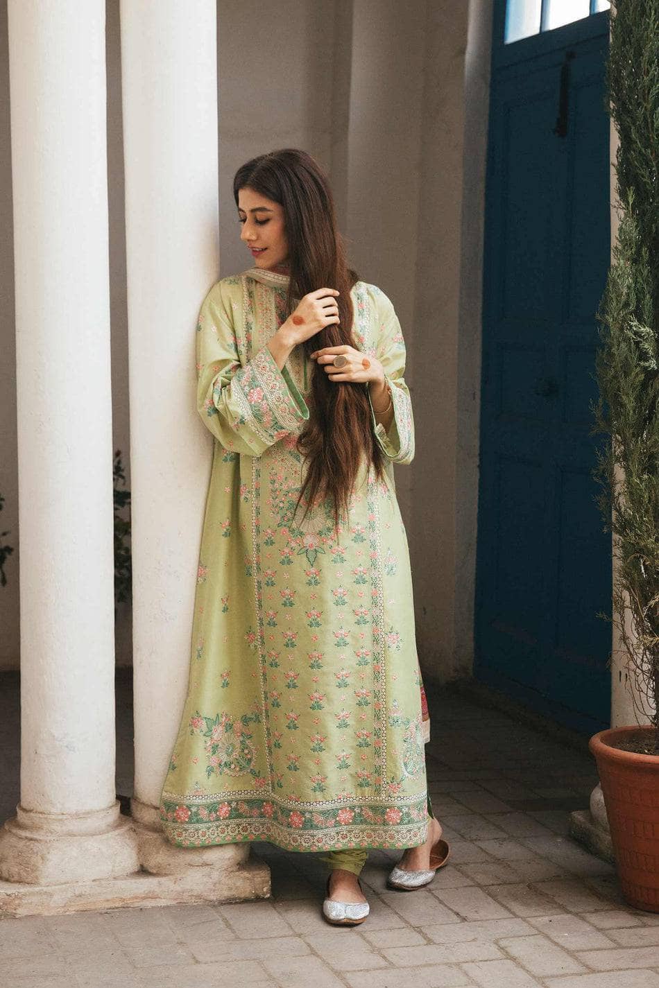 Img_zara_shahjahan_lawn_22_awwal_boutique