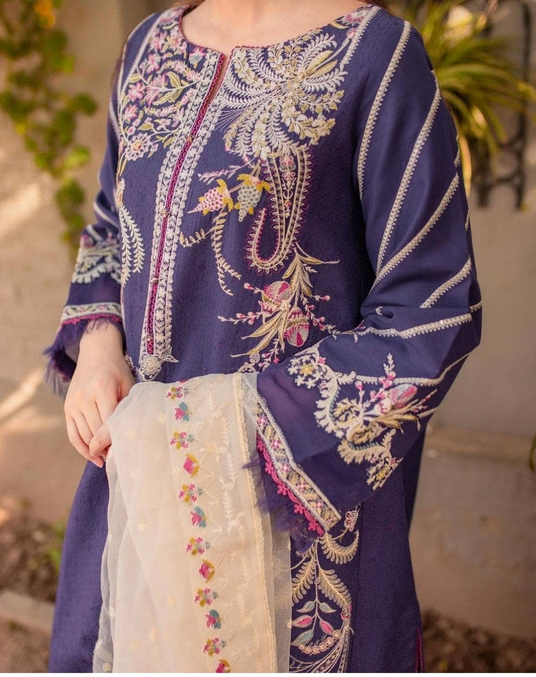 img_zara_shahjahan_lawn_22_awwal_boutique