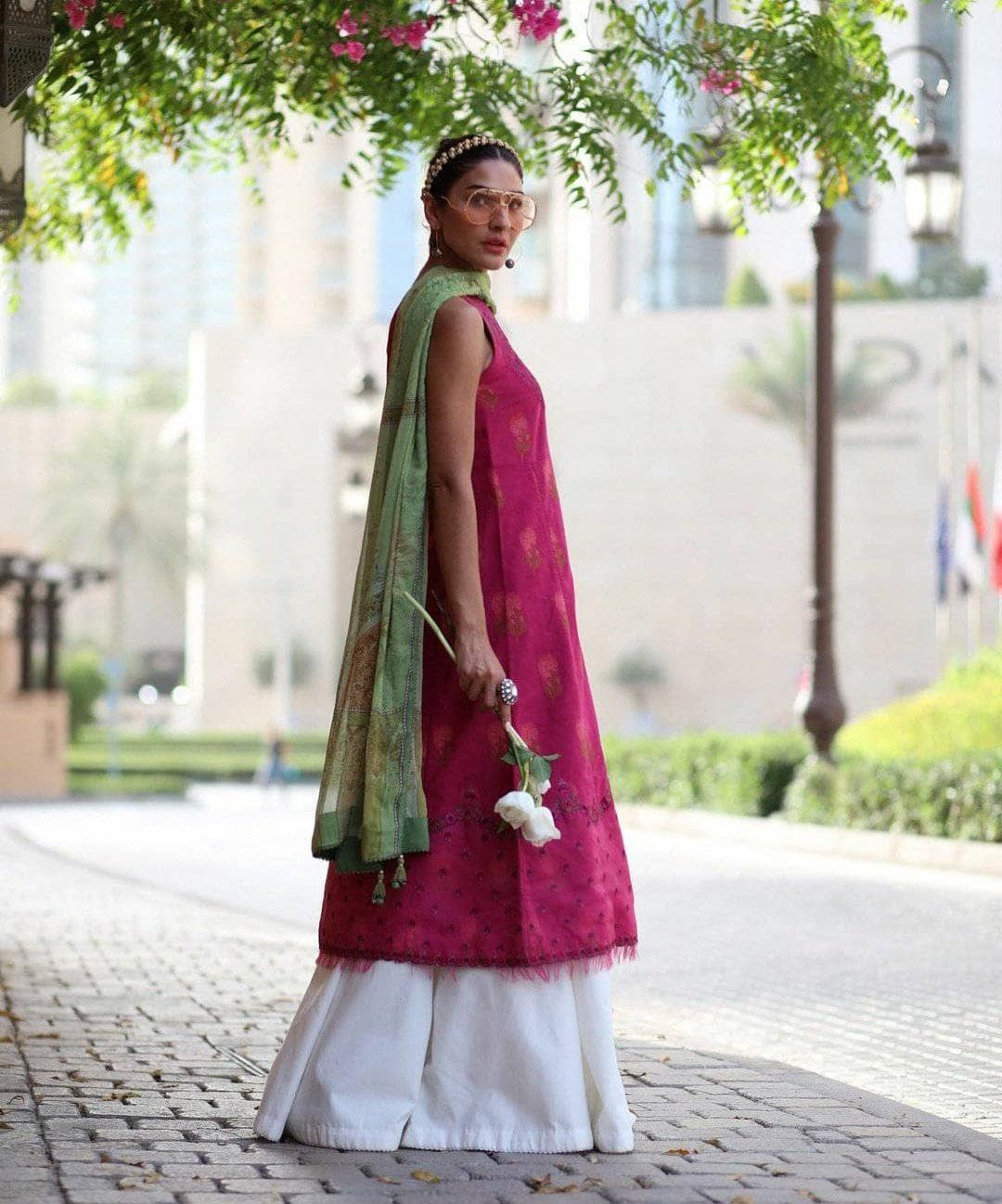 img_spotted_in_zara_shahjahan_lawn_2021_awwal_boutique
