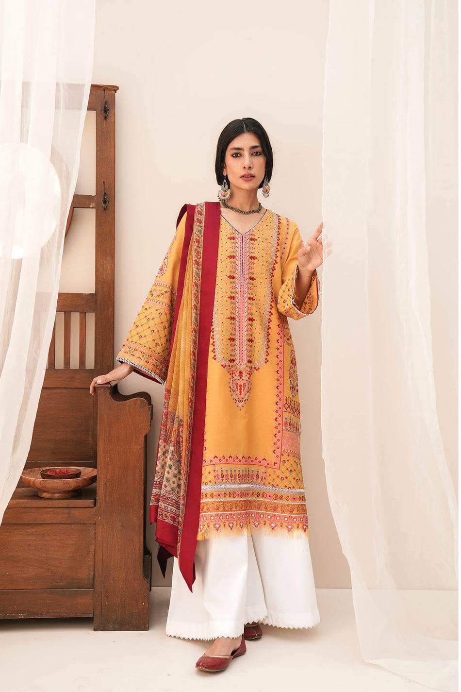 img_zara_shahjahan_lawn_22_awwal_boutique