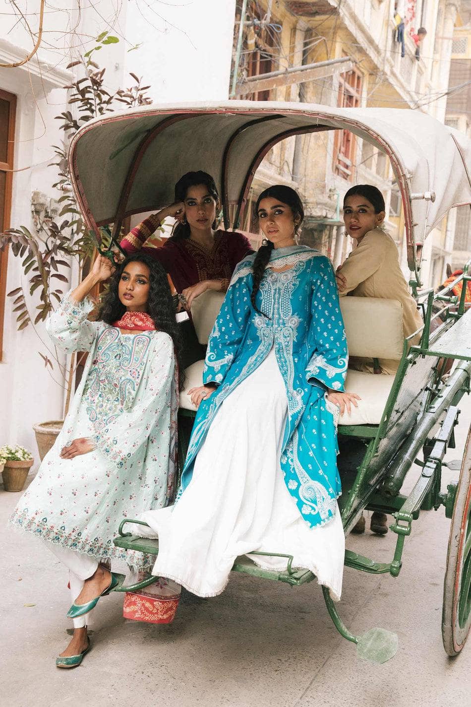 Img_zara_shahjahan_lawn_22_awwal_boutique