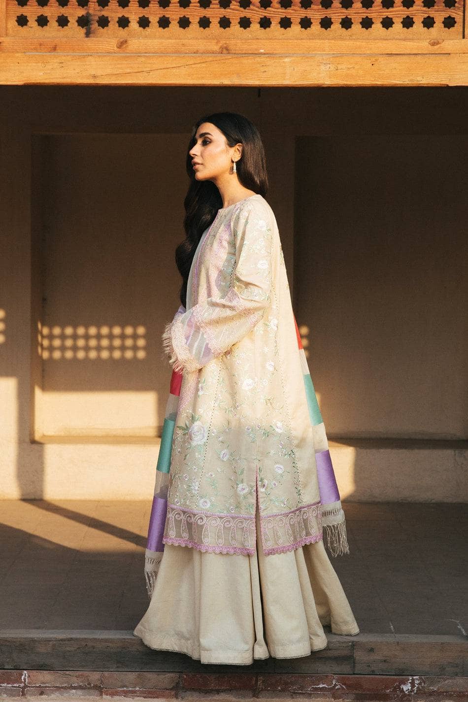 img_zara_shahjahan_lawn_22_awwal_boutique