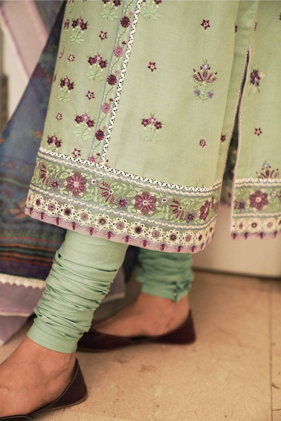 Img_zara_shahjahan_lawn_22_awwal_boutique