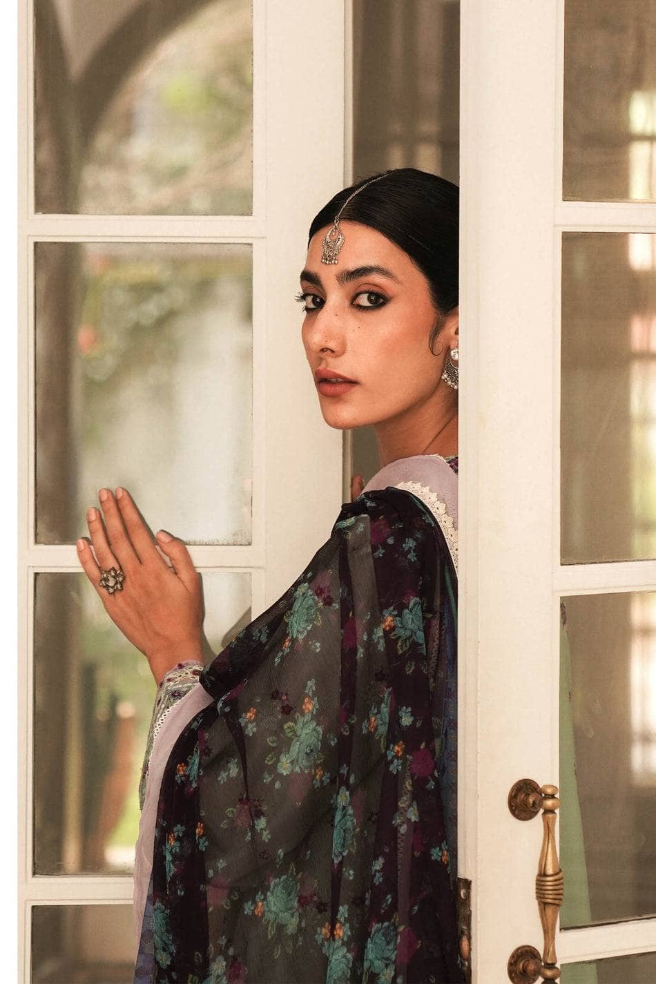 Img_zara_shahjahan_lawn_22_awwal_boutique