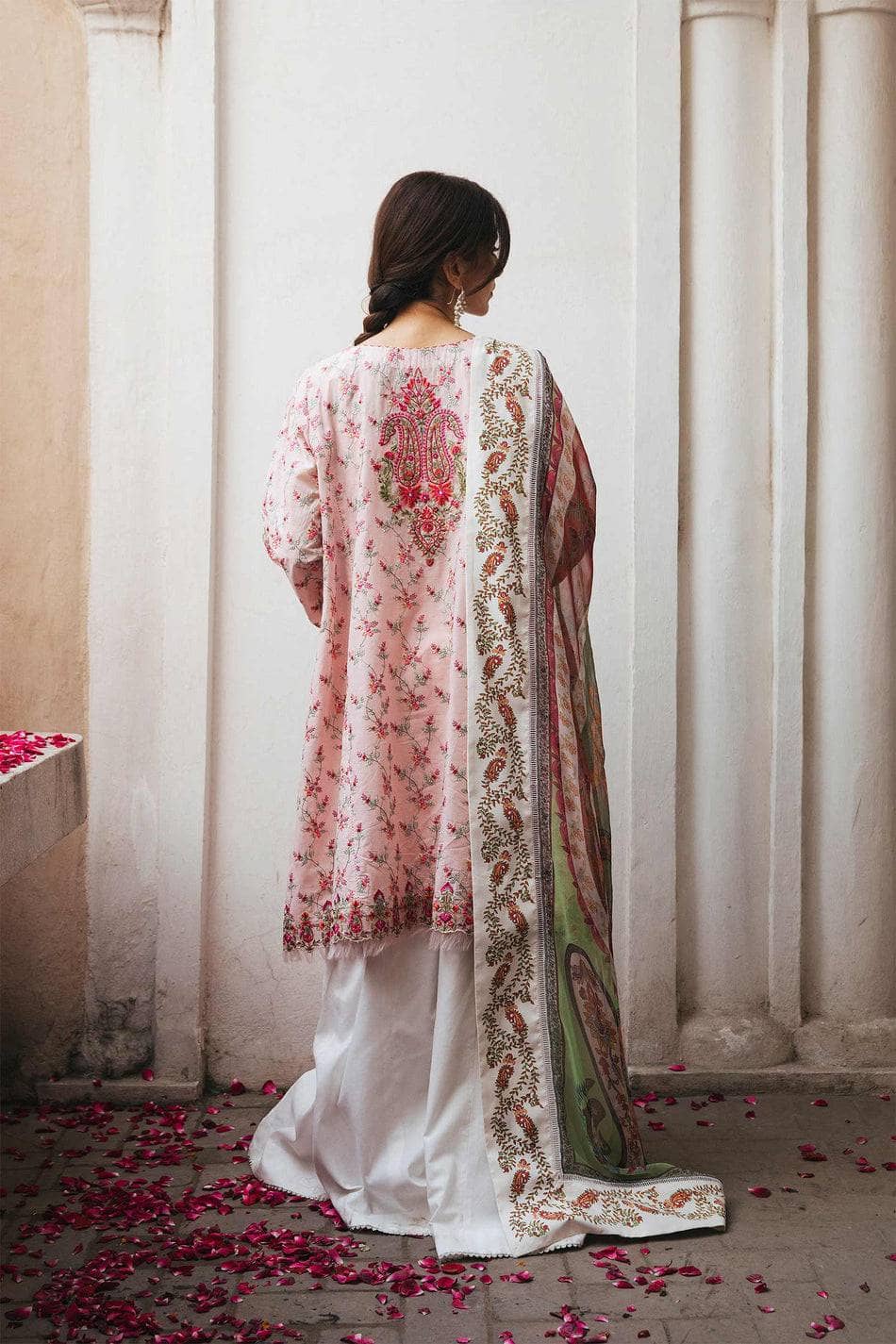 Img_zara_shahjahan_lawn_22_awwal_boutique