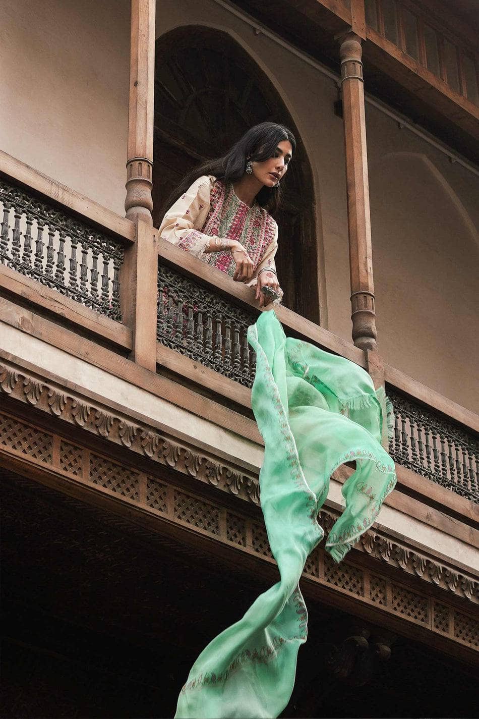 Img_zara_shahjahan_lawn_22_awwal_boutique