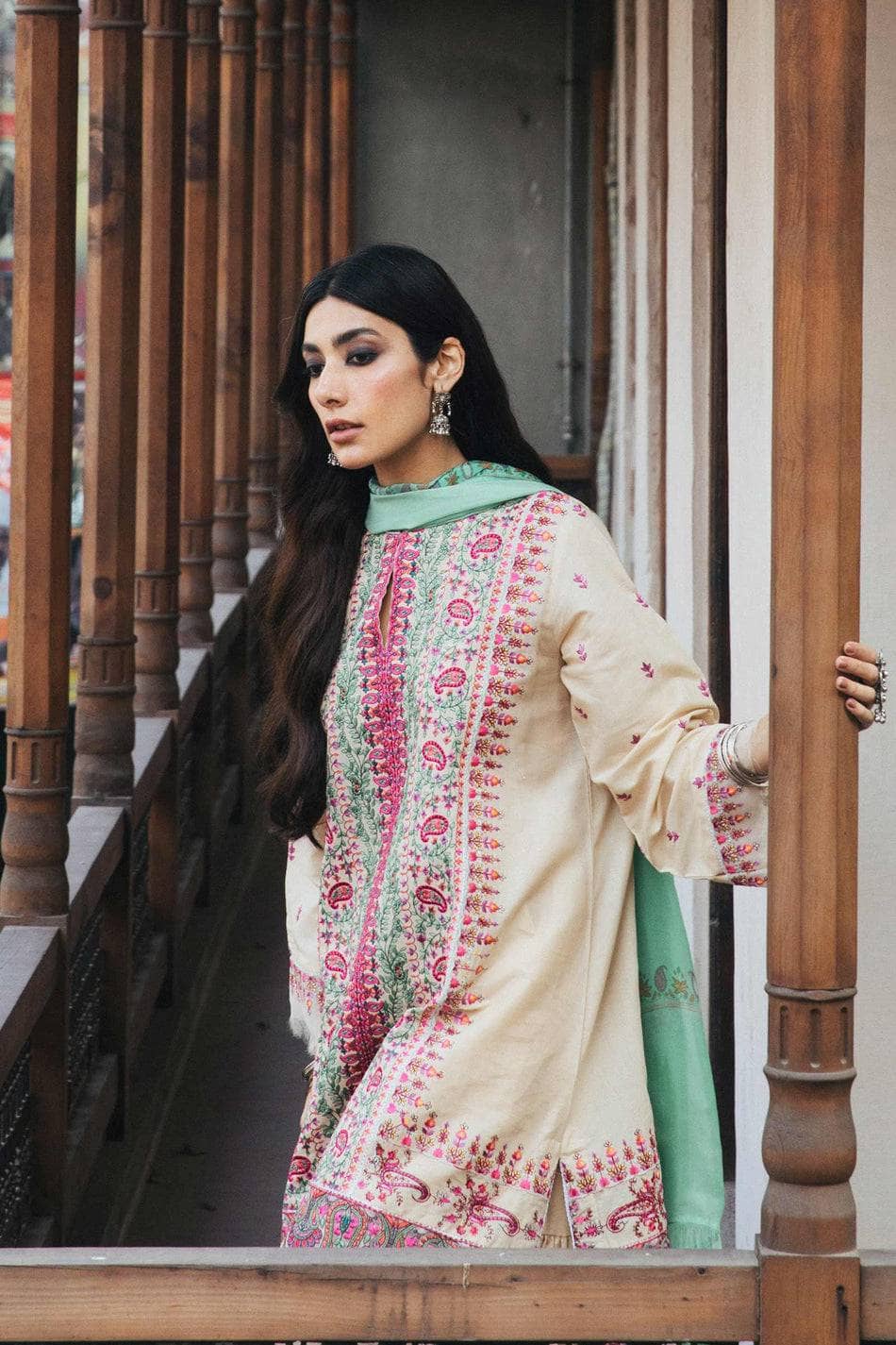Img_zara_shahjahan_lawn_22_awwal_boutique