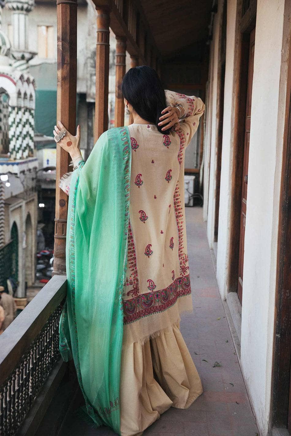 Img_zara_shahjahan_lawn_22_awwal_boutique