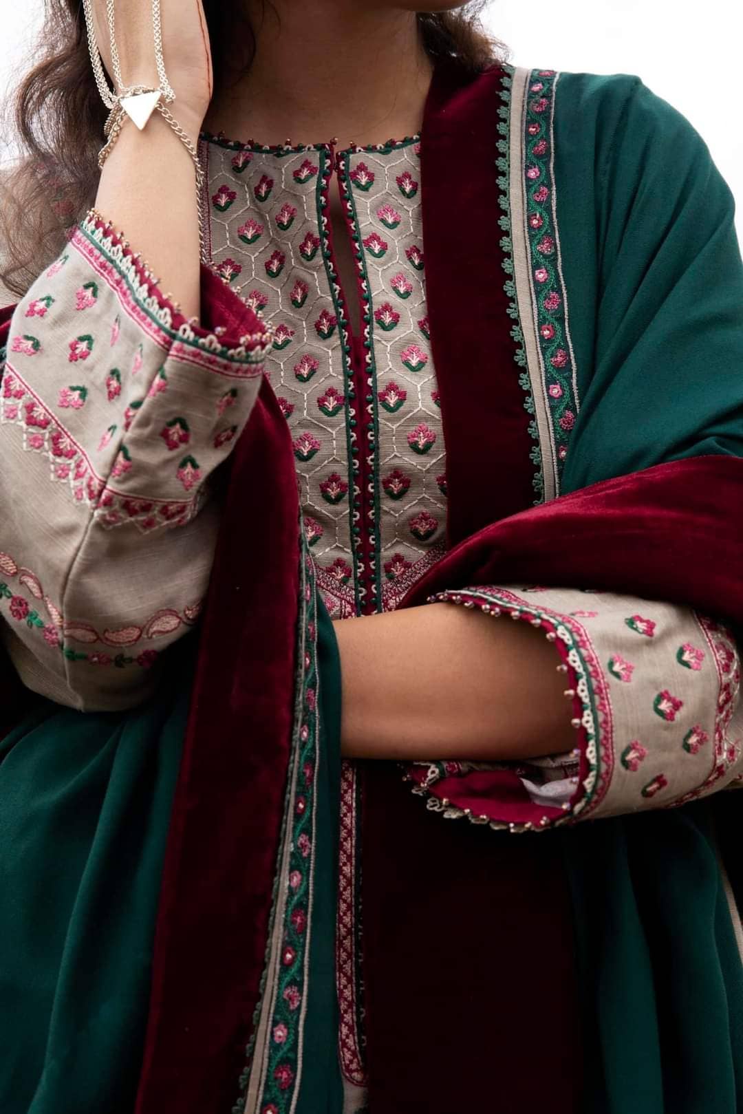 img_zara_shahjahan_winter_shawl_collection_22_awwal_boutique