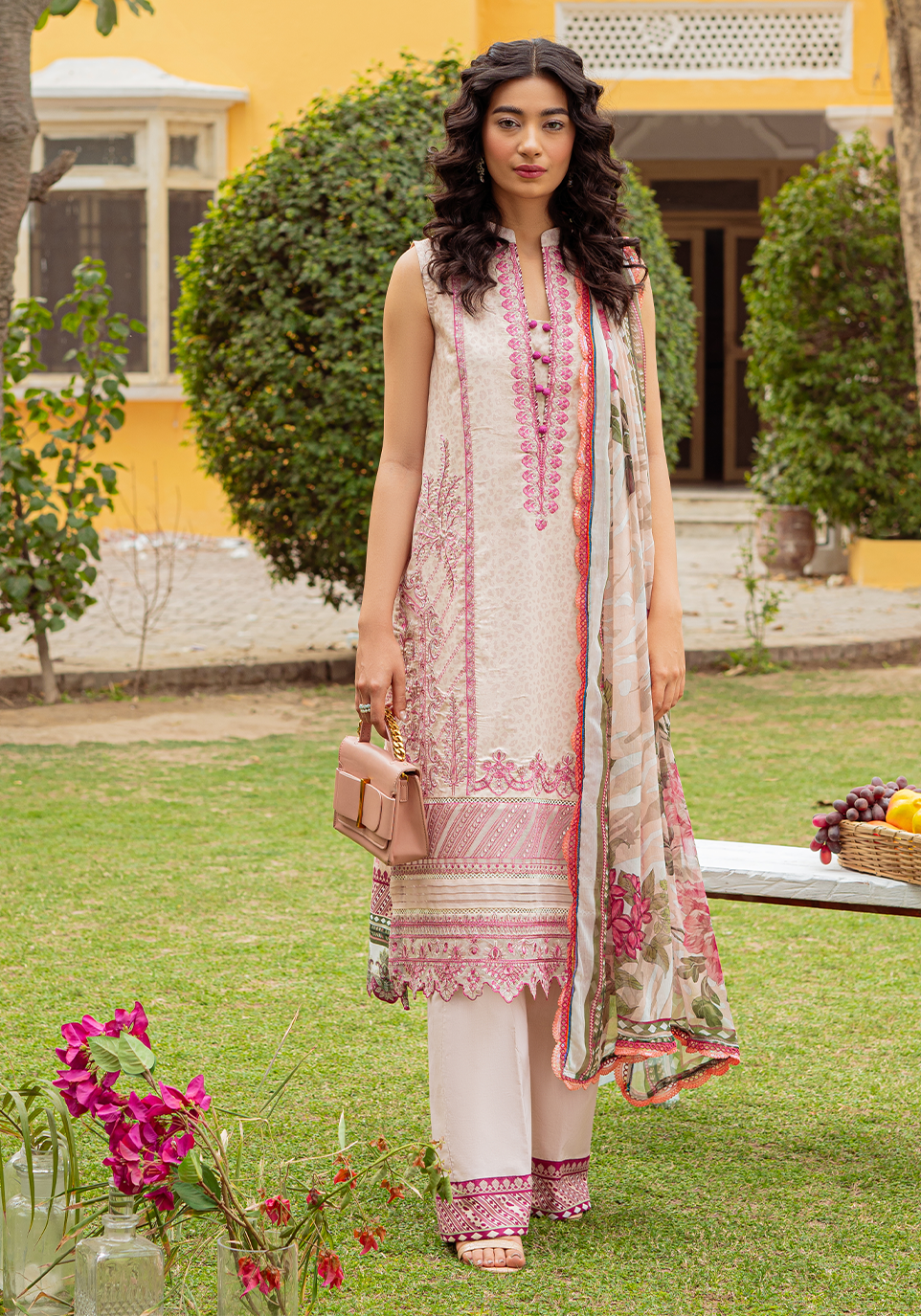 img_zarqash_lawn_23_awwal_boutique