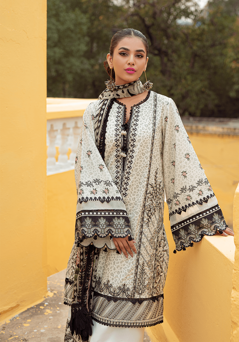 img_zarqash_lawn_23_awwal_boutique