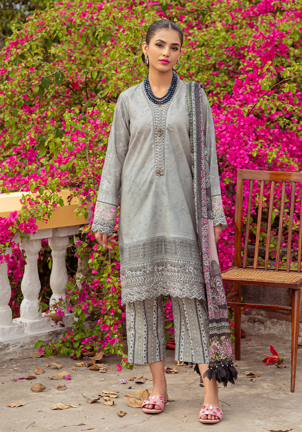 img_zarqash_lawn_23_awwal_boutique