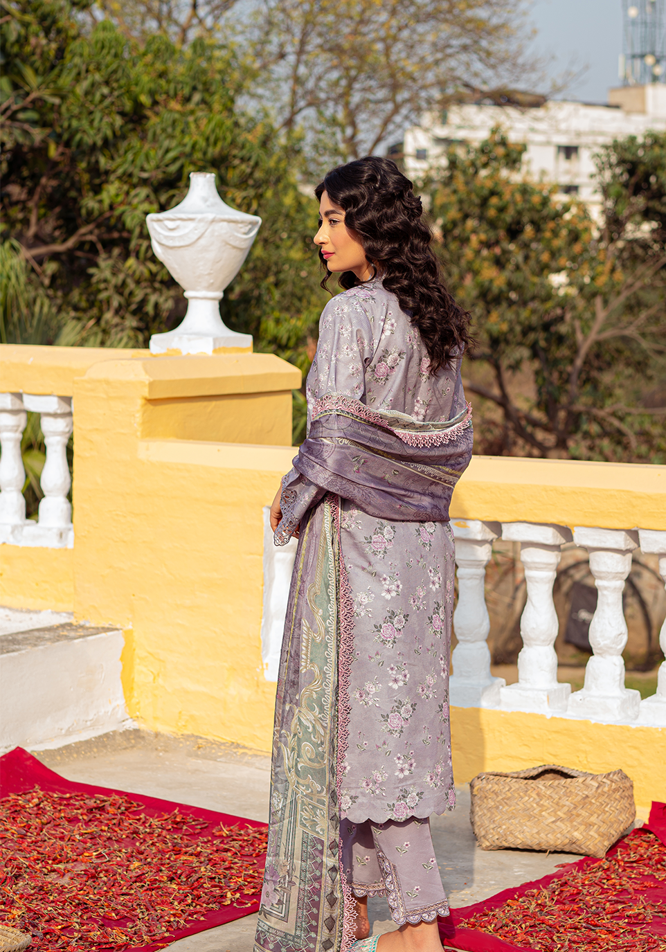 img_zarqash_lawn_23_awwal_boutique