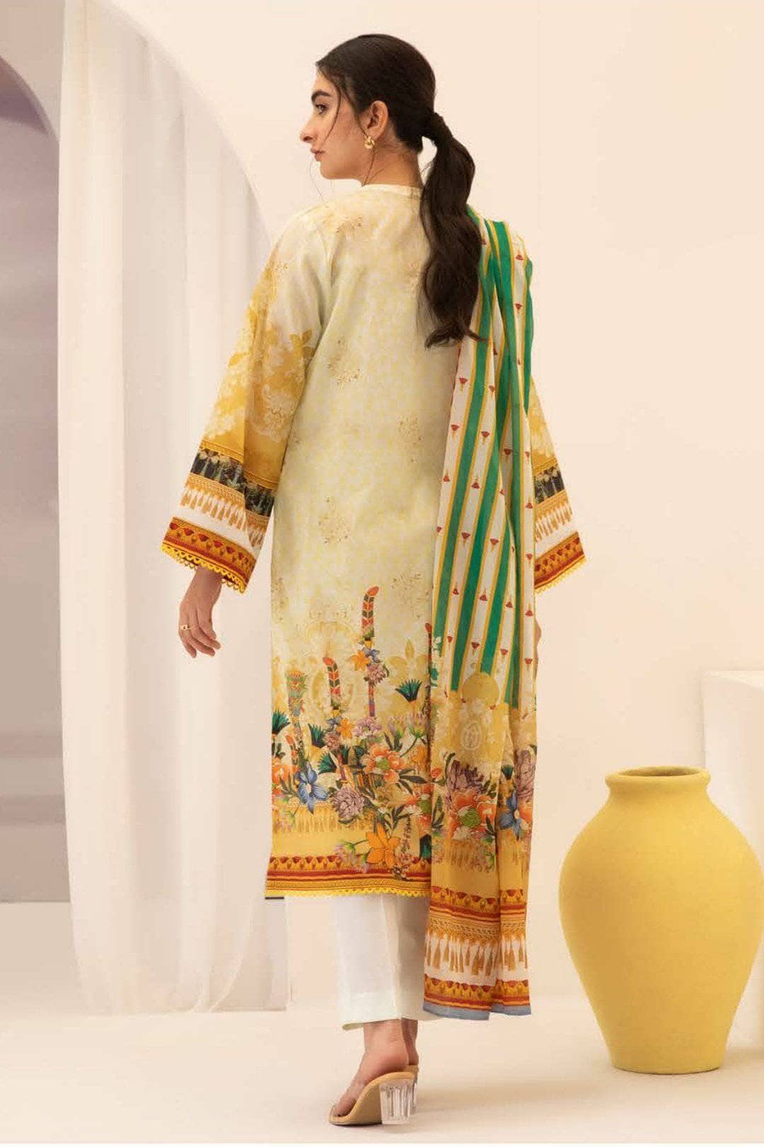 img_zellbury_lawn_2021_awwal_boutique