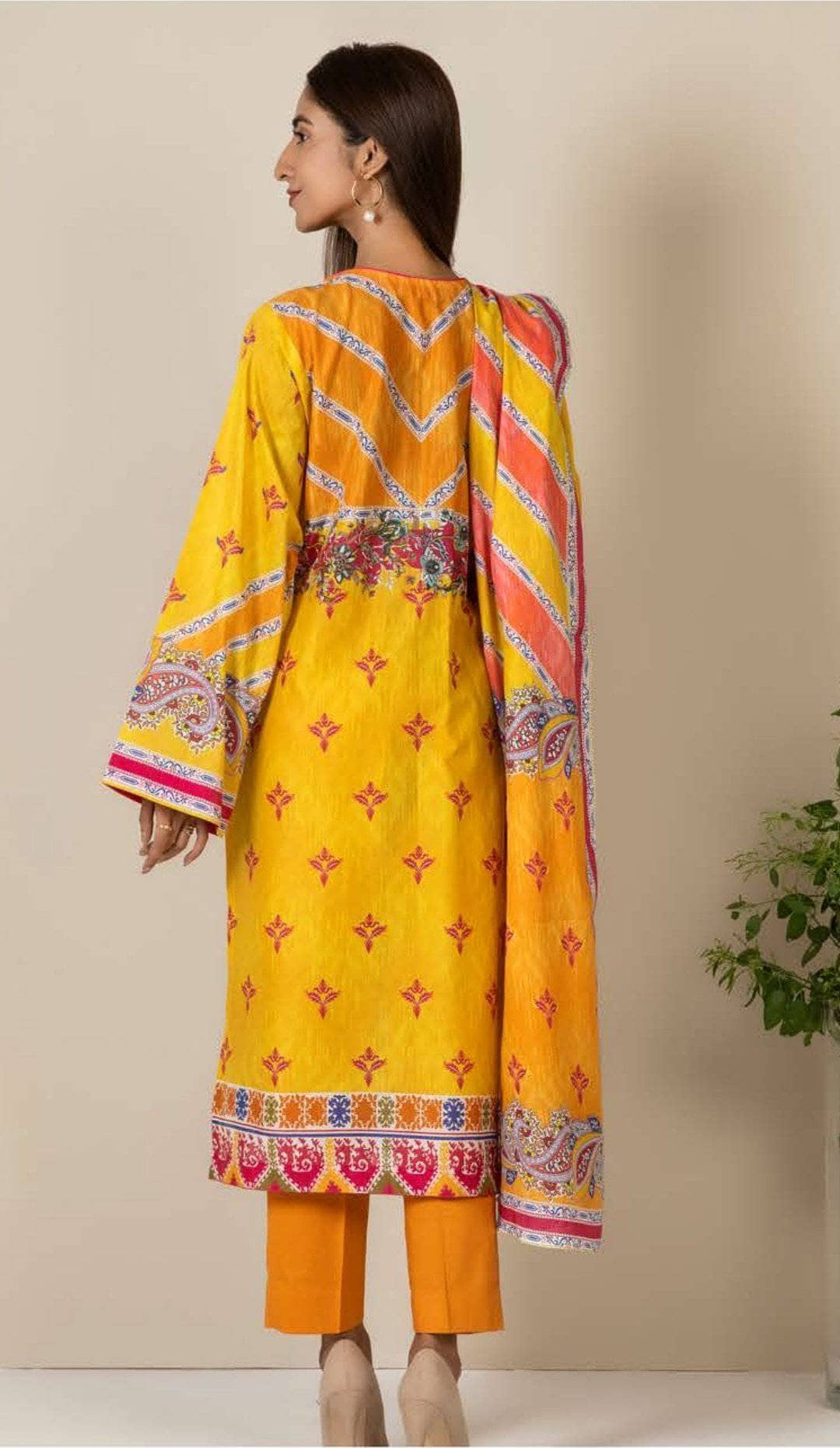 img_zellbury_lawn_2021_awwal_boutique