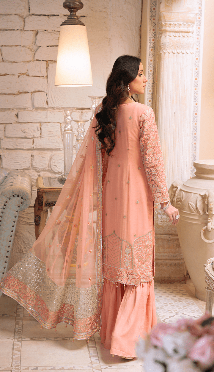 img_zebtan_zeenat_luxury_formals_awwal_boutique